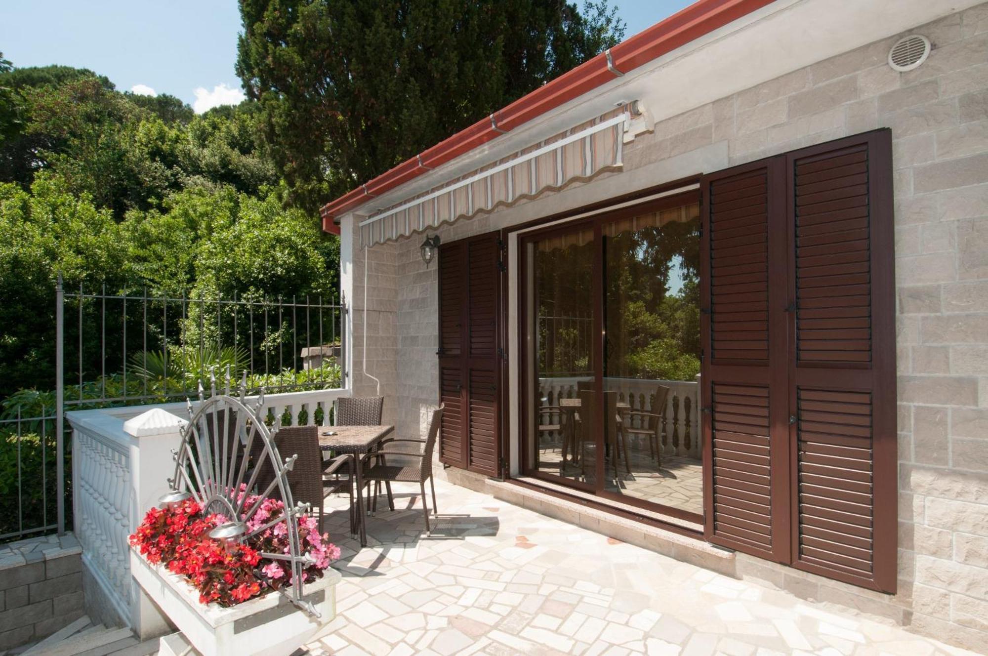 Apartments Villa Salona Opatija Bilik gambar